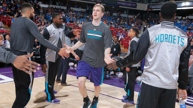 cody-zeller-hornets.jpg